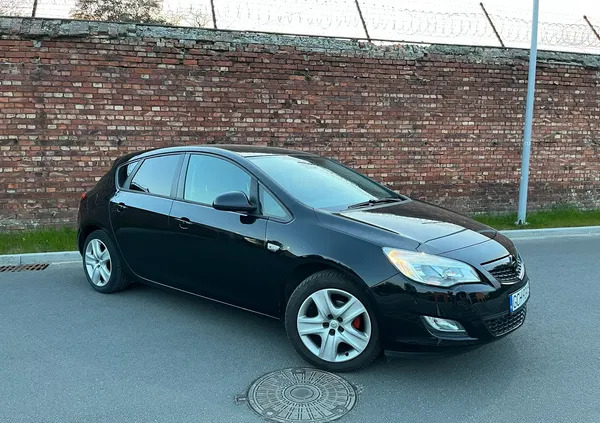 pomorskie Opel Astra cena 22300 przebieg: 189300, rok produkcji 2010 z Chojnice